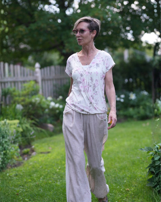 Women’s Blush Garden Floral V-Neck Top