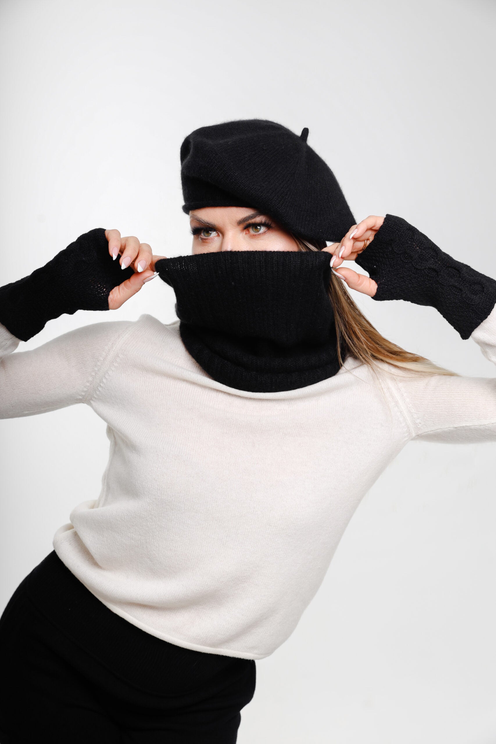 Classic Cashmere Beret - image 5