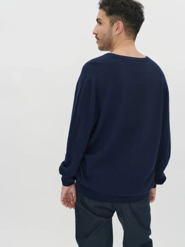 Men V-neck - Image 12
