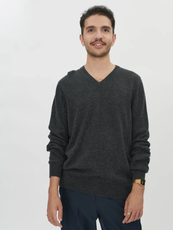 Men V-neck - Image 3